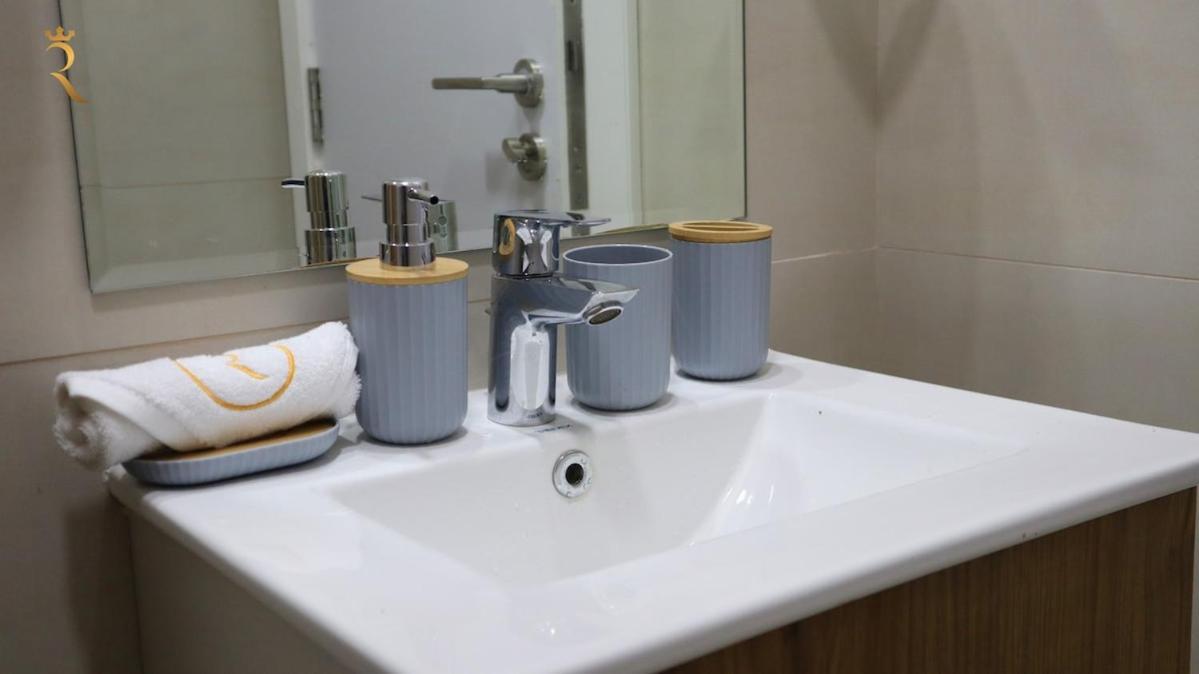 Apartment Cozy 2br Masdar Pool Parking And Near Airport Abu Dhabi