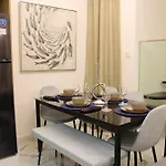 Cozy 2Br Masdar Pool Parking And Near Airport