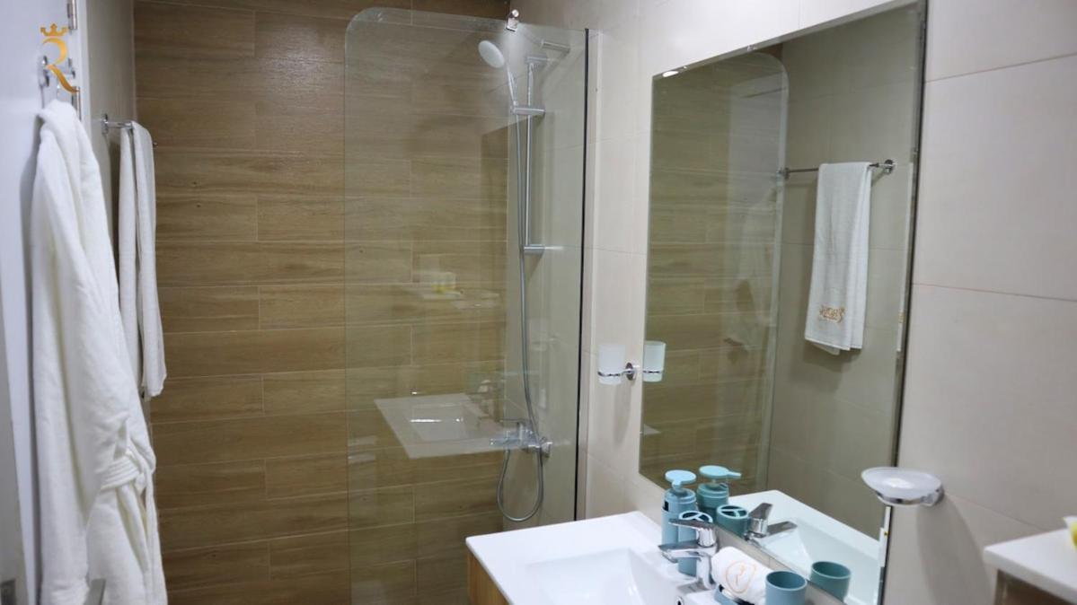 Cozy 2br Masdar Pool Parking And Near Airport * Abu Dhabi