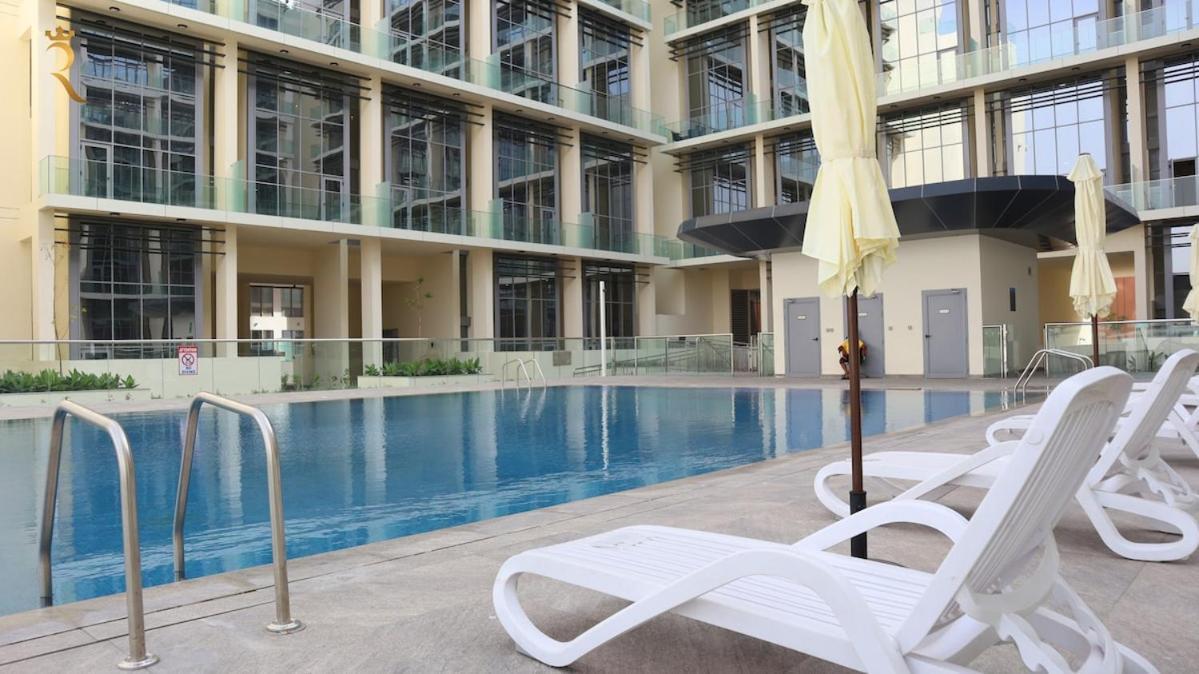 Cozy 2br Masdar Pool Parking And Near Airport * Abu Dhabi