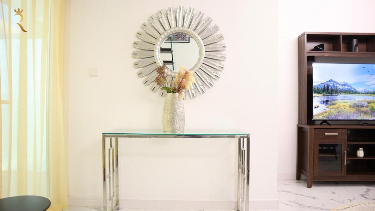 Cozy 2br Masdar Pool Parking And Near Airport Apartment *
