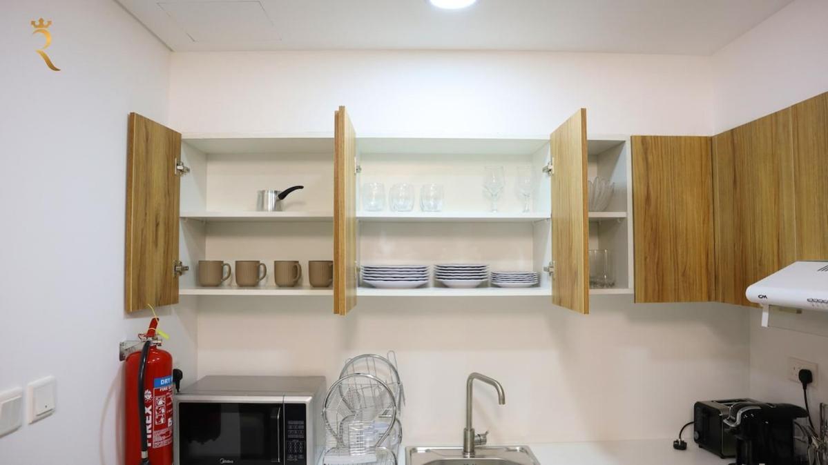 Cozy 2br Masdar Pool Parking And Near Airport Abu Dhabi
