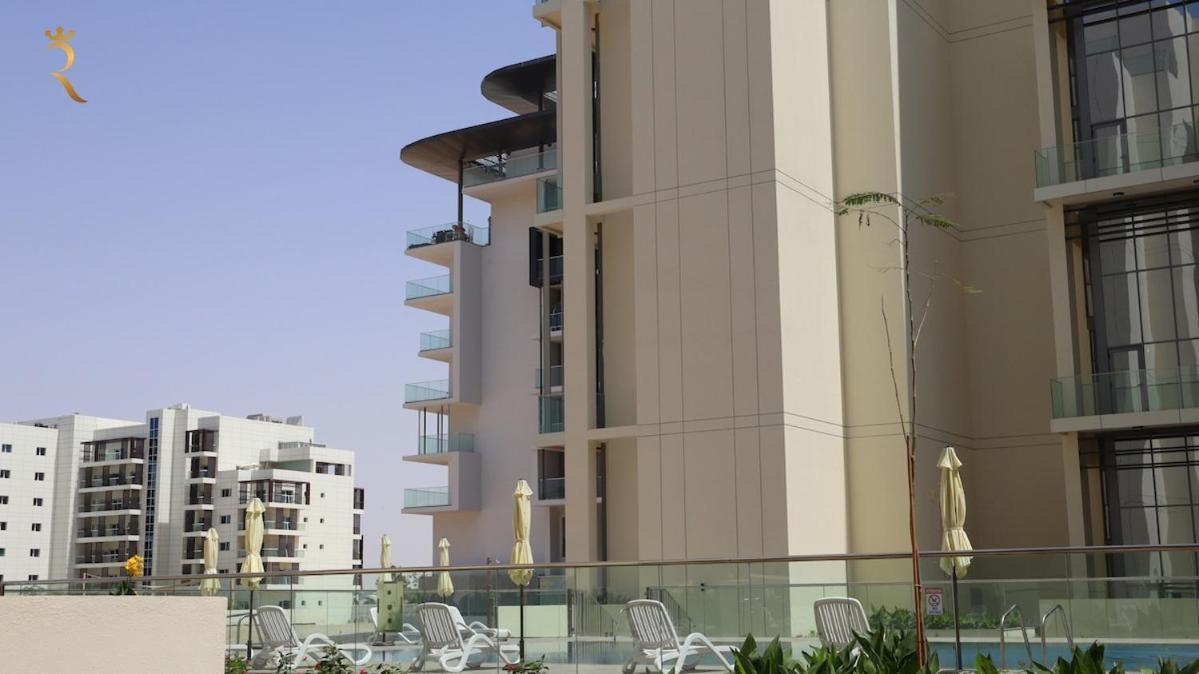 Cozy 2br Masdar Pool Parking And Near Airport Abu Dhabi