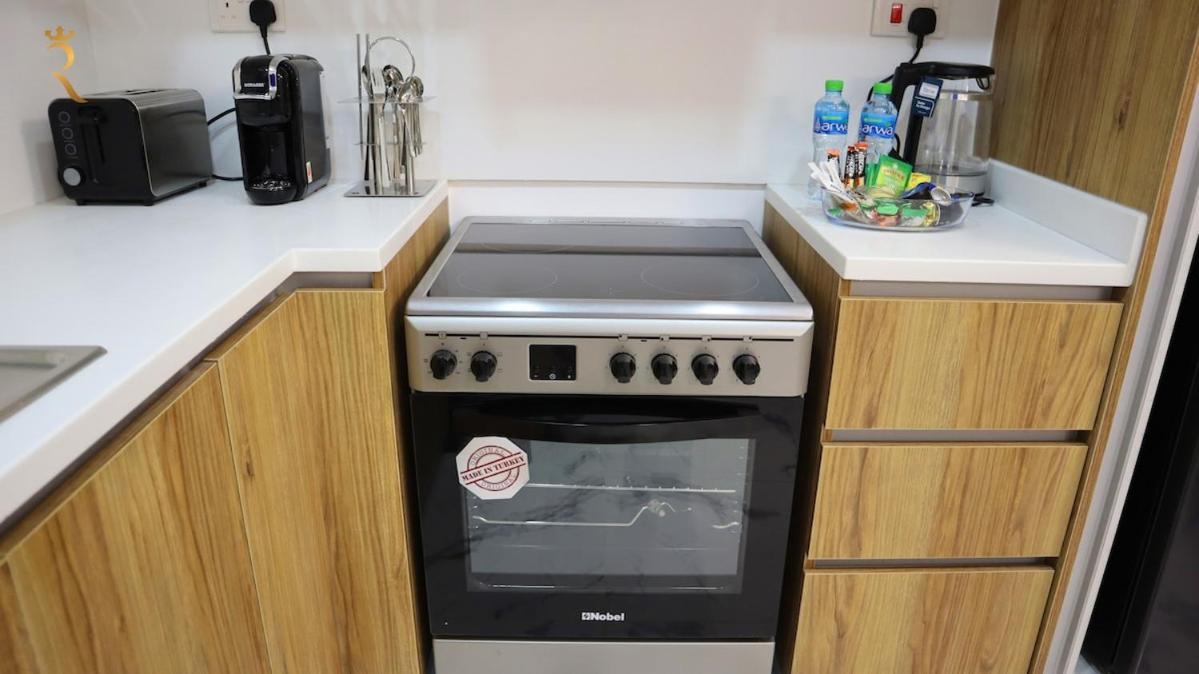Cozy 2br Masdar Pool Parking And Near Airport * Abu Dhabi