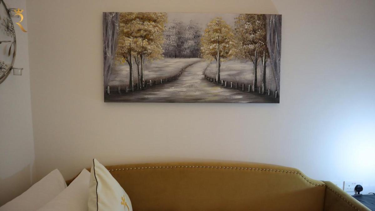 Apartment Cozy 2br Masdar Pool Parking And Near Airport
