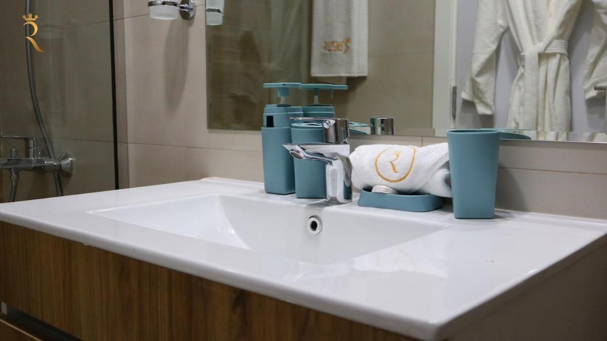 Cozy 2br Masdar Pool Parking And Near Airport Apartment Abu Dhabi