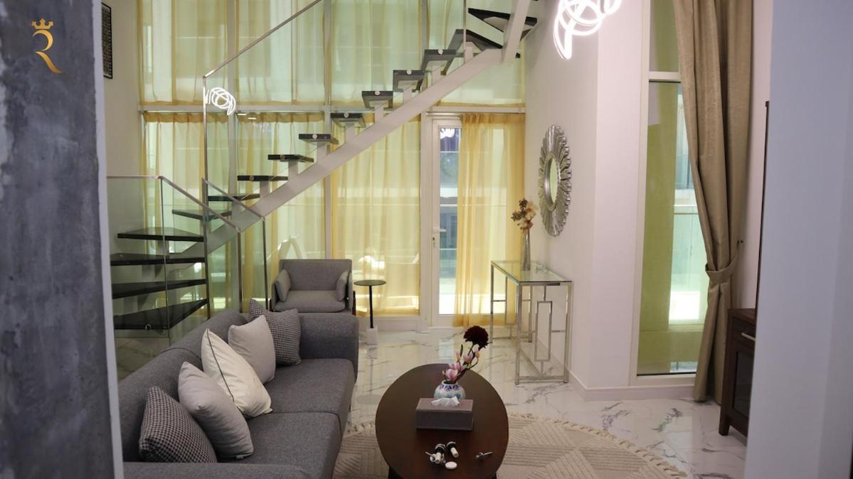 Cozy 2br Masdar Pool Parking And Near Airport Apartment *