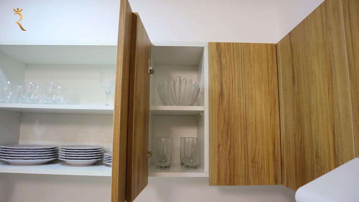 Cozy 2br Masdar Pool Parking And Near Airport Apartment